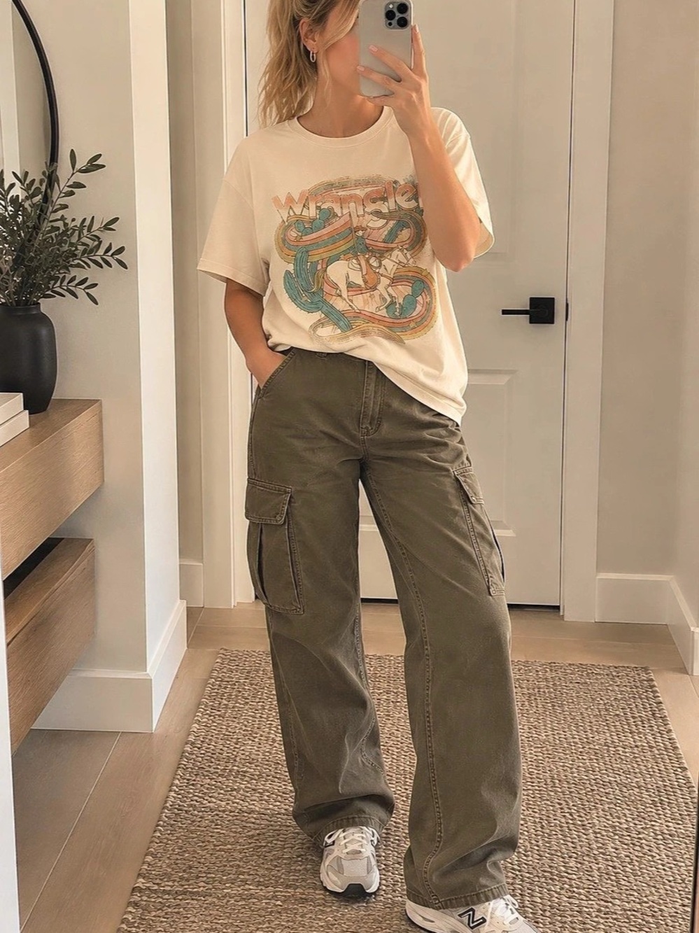 Wrangler Vintage Rainbow Graphic Tee in Cream